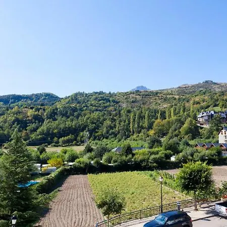 Casa Marieta * إسكارييا